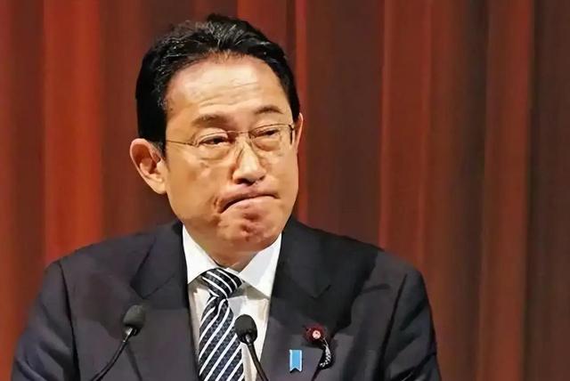 中方对日改变打法，首份制裁发出，不到24小时，高市涉台措辞变了