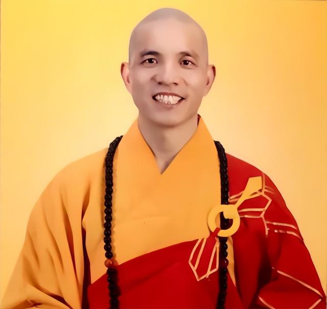 又一央视名嘴合照流出！释永信被抓恶心一幕再现，本人紧急发声