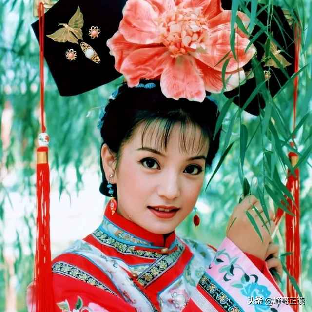 拔出萝卜带出泥！49岁赵薇近况被曝	，原来圈内封杀只是冰山一角