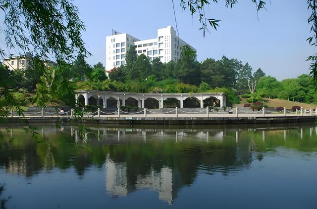 江西这所大学改名很成功，从默默无闻挺进全省第五，仿佛成了211