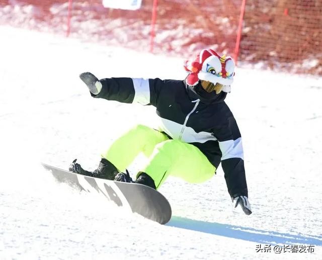 莲花山上雪花“开” 冬日盛宴邀你来——差异化定位的两大滑雪场持续升级, 彰显长春滑雪独特魅力