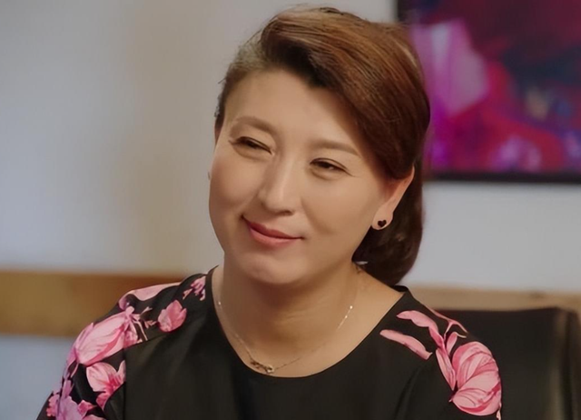 闫学晶事件升级！官媒批评毫不留情，赵家班多人受牵连	，麻烦大了