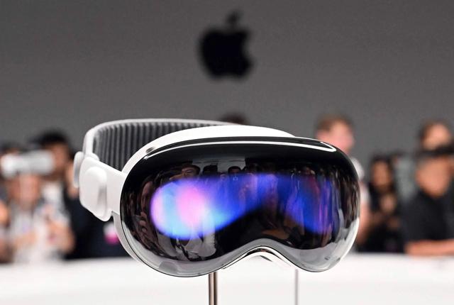 苹果急停 Vision Pro 改版！押智能眼镜对标 Meta，明年 Siri 救场？
