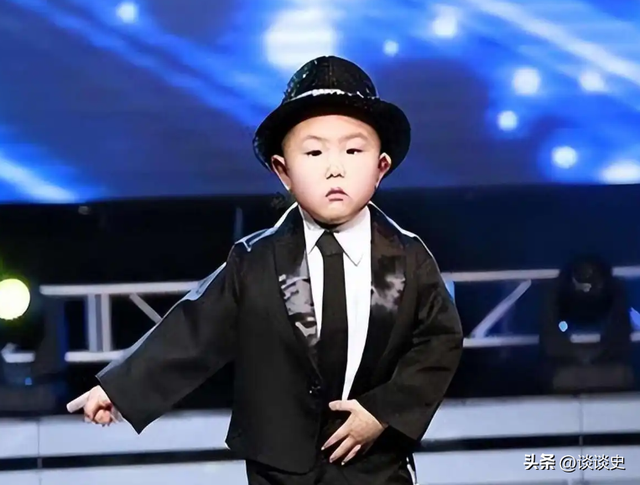 3岁上央视，5岁登春晚	，7岁就年薪百万，没想到现在却成了这样子