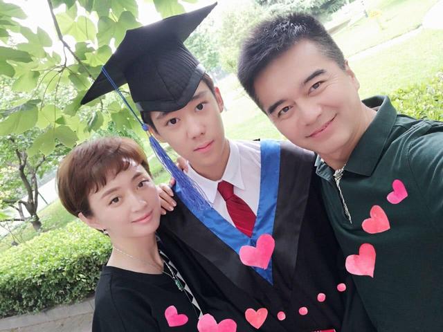 告别仪式当天，何晴生前担心的事还是发生，许亚军的话有人信了