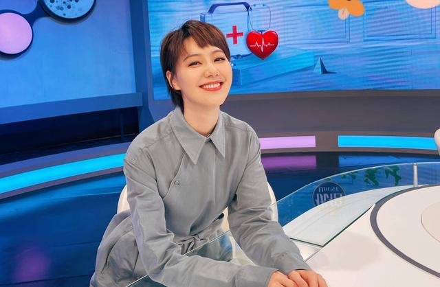 讨好大佬陪睡上位？遭央视“开除”？曾是央视女主持谣言有多离谱