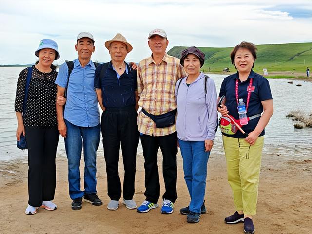 内蒙古旅游：从牛奶湖到风情马镇行（图）