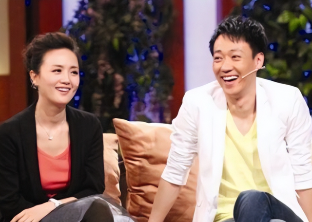 离过年不到2月，52岁辛柏青高调传出喜讯	，朱媛媛终于可以放心了