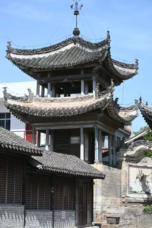 河南与陕西湖北交界处有个镇，被称为“小上海”，古建不输山西
