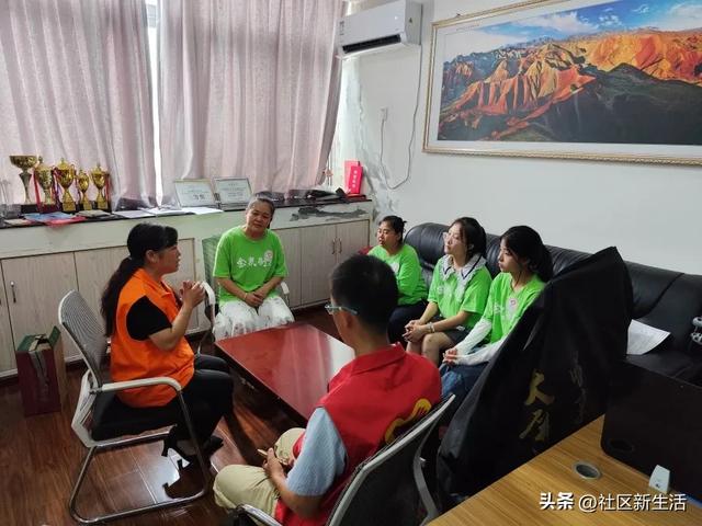 AI机器人当“法治老师”！金泉街道这场青少年活动科技感爆棚