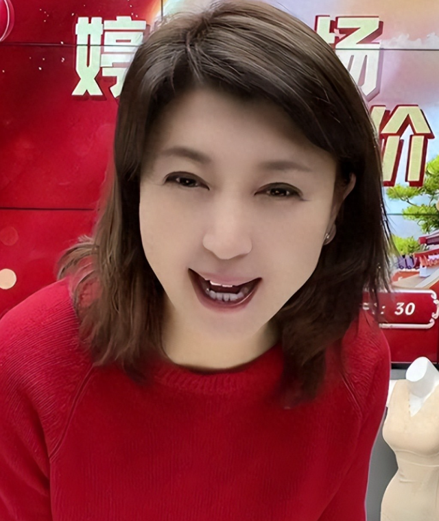 53岁晚节不保？踩着赵本山上位的闫学晶，终是为荒唐行径买了单