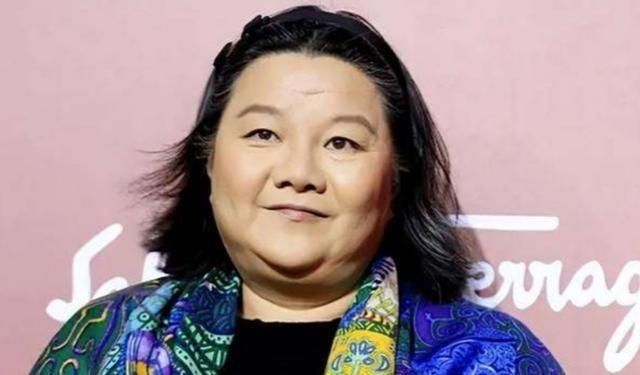 离婚34年后，64岁的洪晃住百平京郊大院，让陈凯歌看了都羡慕
