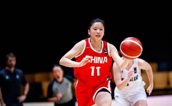 女篮57-78日本女篮，李沅珊有望成李梦之后的扛旗人物