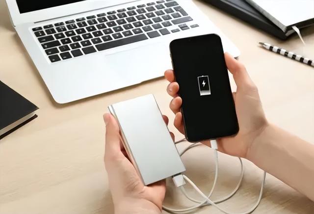 充电时，先插手机还是充电器？方法错误手机坏得快