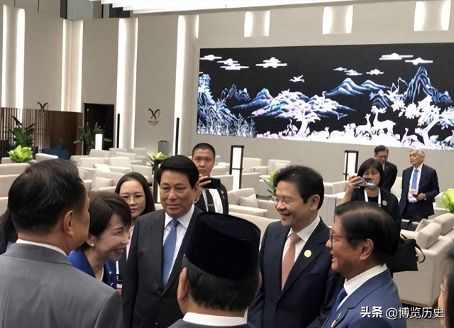 6国外援候命，高市通告全球	，对华打响第二枪，解放军被逼上硬菜