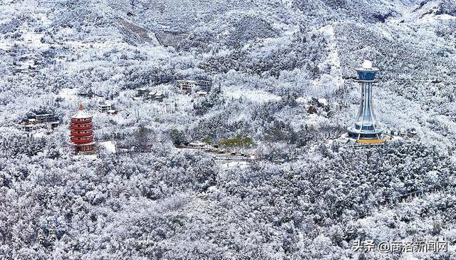 银装素裹商山美