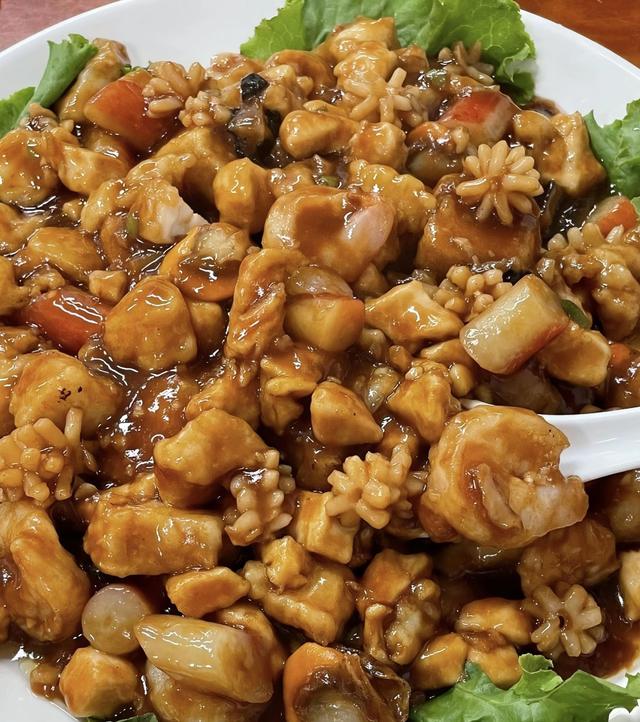 这座火车拉来的牛肉板面城，大多人都没怎么玩过