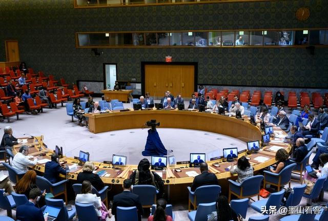 没想到，35国已决定加入和平委员会	，普京也动摇了，中国跟不跟？