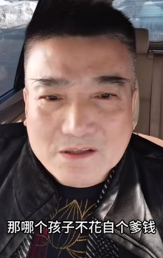 76岁何庆魁晚年失德？亲儿子揭家丑：他嫖不动了，每月1万够花