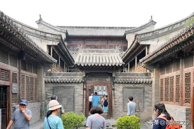 走进王家大院