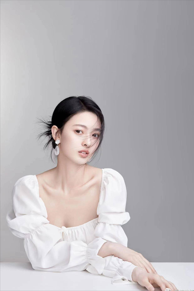 中戏艺考女生第一！郑佳慧！05年，身高170cm，长得高级气质出众