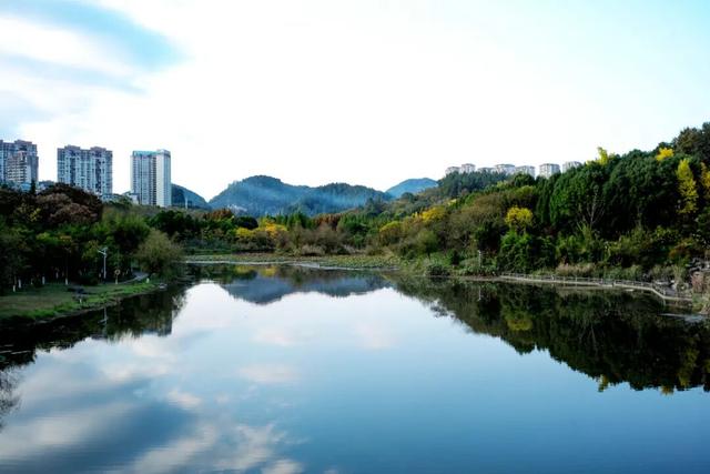 这个“名牌加身”的西南山城，正适合淡季来玩！