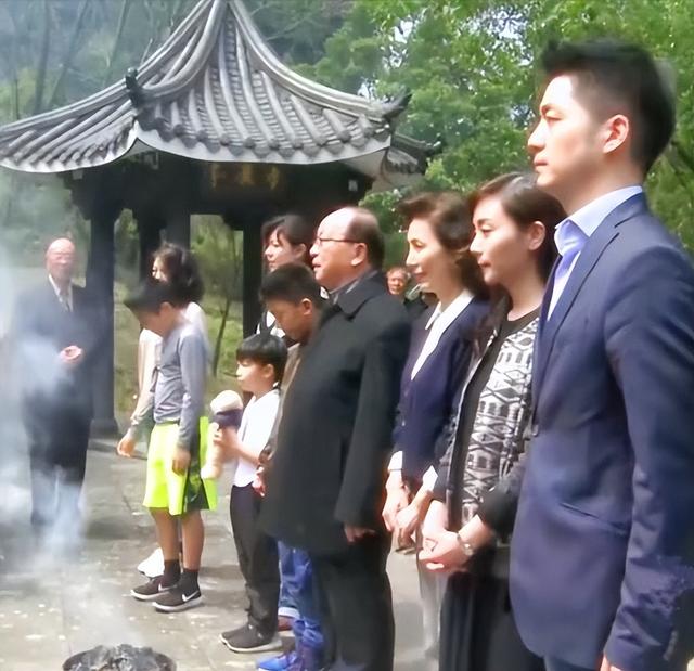 蒋万安再次亮明立场，坚持反对两岸统一，郑丽文也让大陆寒心了