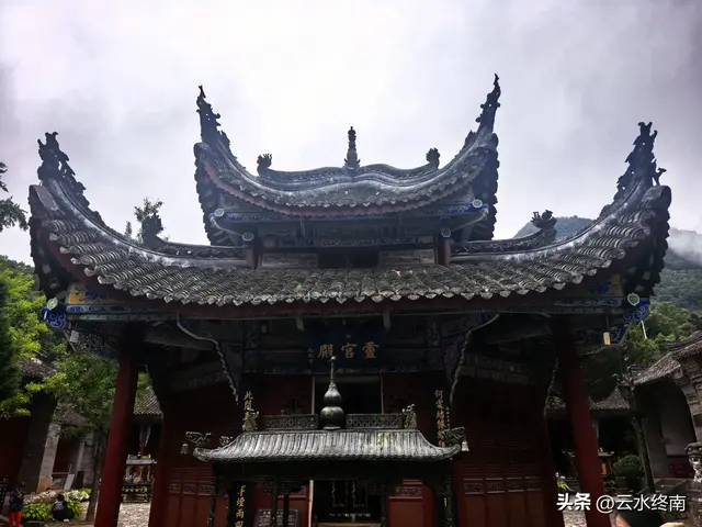 蜀道上的大人物，没有一个不来这里拜谒，但我是个看热闹打酱油的