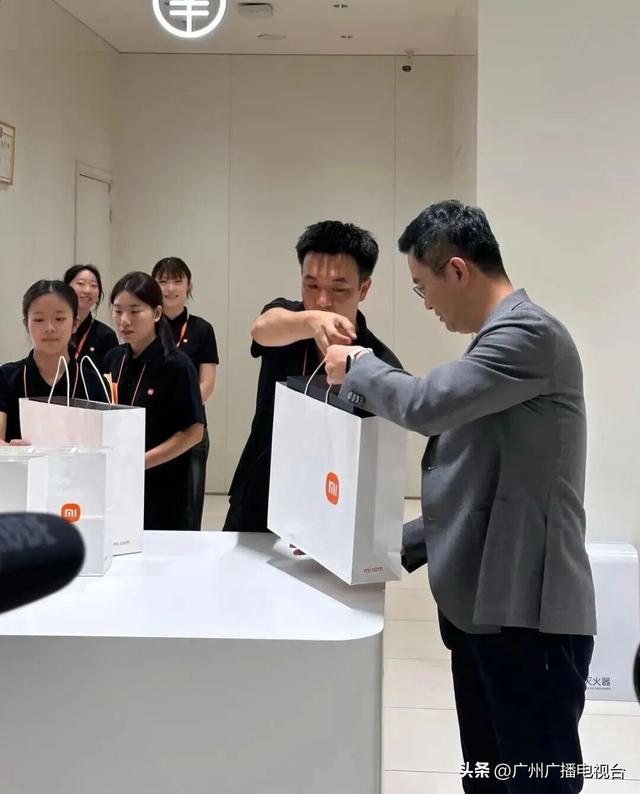 今天，雷军宣布：破纪录！