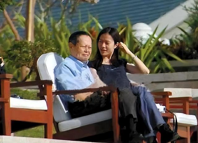翁帆终于不再隐瞒，与杨振宁结婚16年后，含泪说出俩人结婚真相