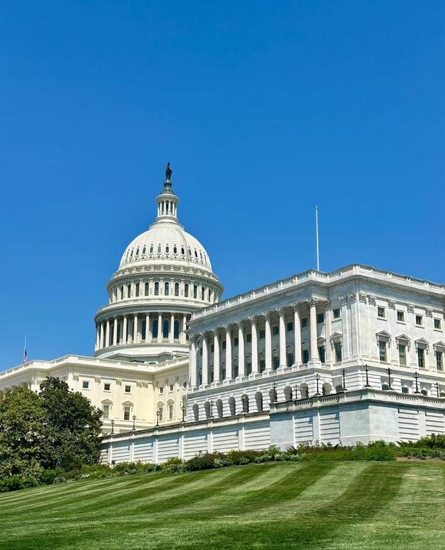 一个签名值百亿？美军官兵太帅，这下惹恼特朗普