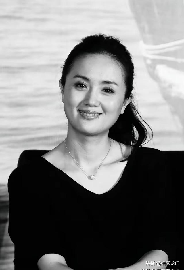 辛柏青吃饭被偶遇	，李乃文给他夹菜，瘦了老的不成样，破碎感太强