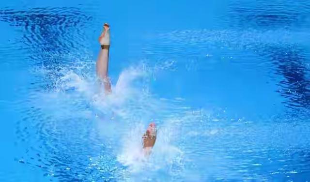 成龙邀请全红婵：找你拍电影免费行不行？全红婵高情商回应太绝了