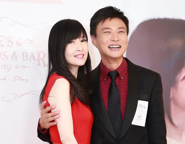 被戴8次绿帽子，后又捉奸在床，这就是我们“玉女”守卫的爱情？