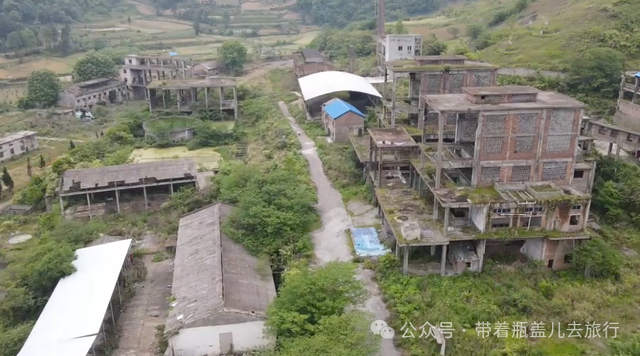 贵州大山中的三线厂，曾经辉煌无比7000多人，今人去楼空令人惋惜