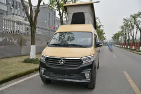 两层小露营车，可下地库有两张床，7.98万真的太亲民了图片