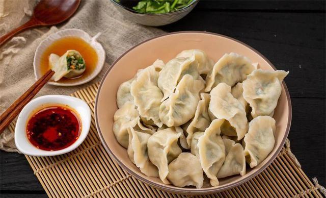 12月21冬至，传统吃饺子，提醒：2馅不上桌	，福气不进门，正当季