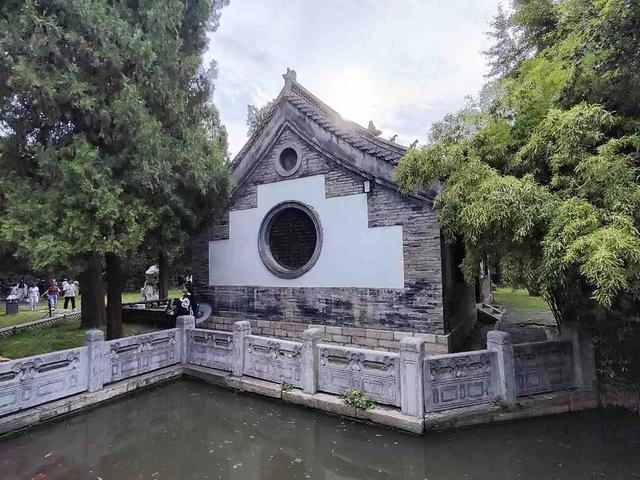 隐藏在山东的“小江南”！泉水穿城过，古桥比周庄还多