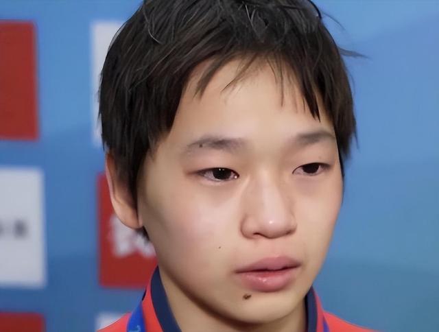 各有目的！全红婵家别墅正式封顶，令人不适的事发生，还不止一件