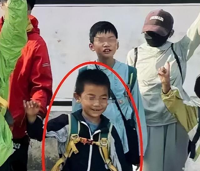 大理失踪男孩确认死亡！定位器比孩子先丢，生前最后露面照藏猫腻