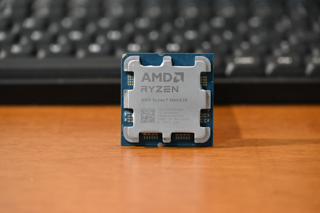 千帧传奇游戏神U：锐龙7 9800X3D对决酷睿Ultra 9 285K实测