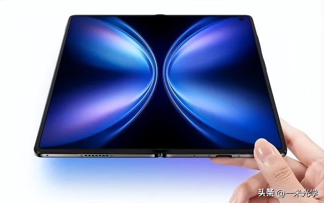 2025大折叠屏年中激战！215g对决6100mAh，谁才是全能王？