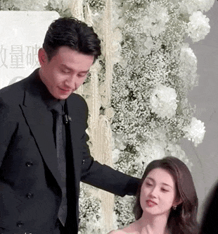 你俩不对劲，怎么戏外也这么好磕？原地结婚吧！