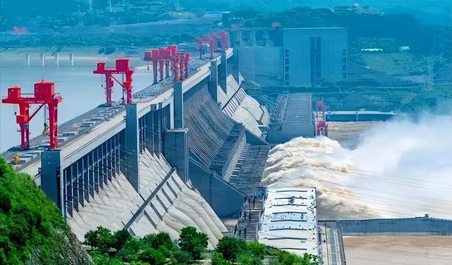 三峡大坝“账本”出炉：运行了20余年，当初2500亿投入回本了吗？