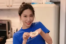 李蠕蠕，又A又飒，流量破亿，你没看到的另一面图片