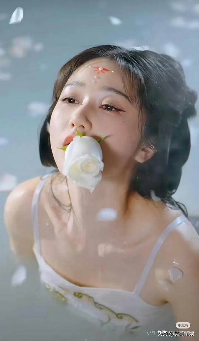看似「清纯」实则“风骚”的四个短剧女演员，妖艳绝不输“妲己”