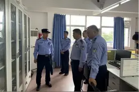 2013年山东假军官案：五名男子冒充军官，手持密令怒闯公安局！图片