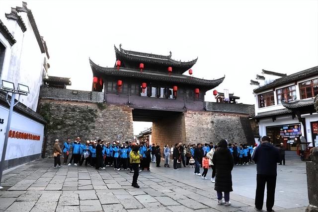 游安徽屯溪老街和徽州古城