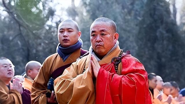 释永信倒台后，老乡才敢说实话，当年他想两三万一户买下整个村