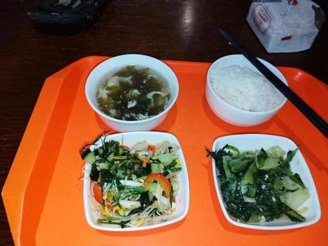 54岁丧偶女人不找男人，四处流浪真的好吗？